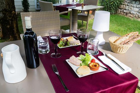 Logis Hotel Grangier Saint-Sozy Екстериор снимка